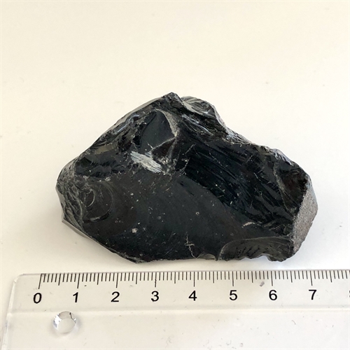 Obsidian Sort Rå - Indeholder Mahogni. 
